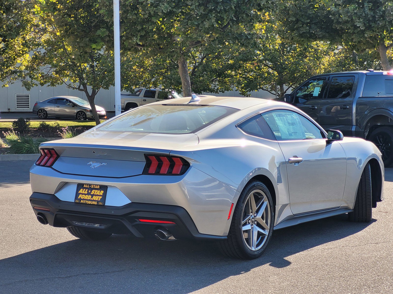 2025 Ford Mustang EcoBoost photo 3