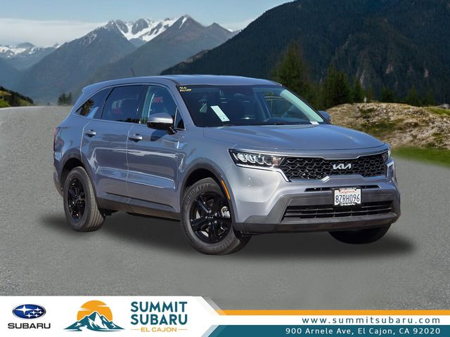 2022 Kia Sorento LX's photo