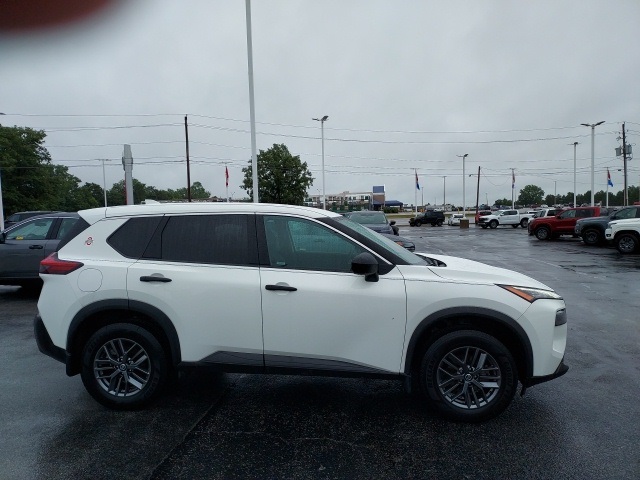 2021 Nissan Rogue S photo 2