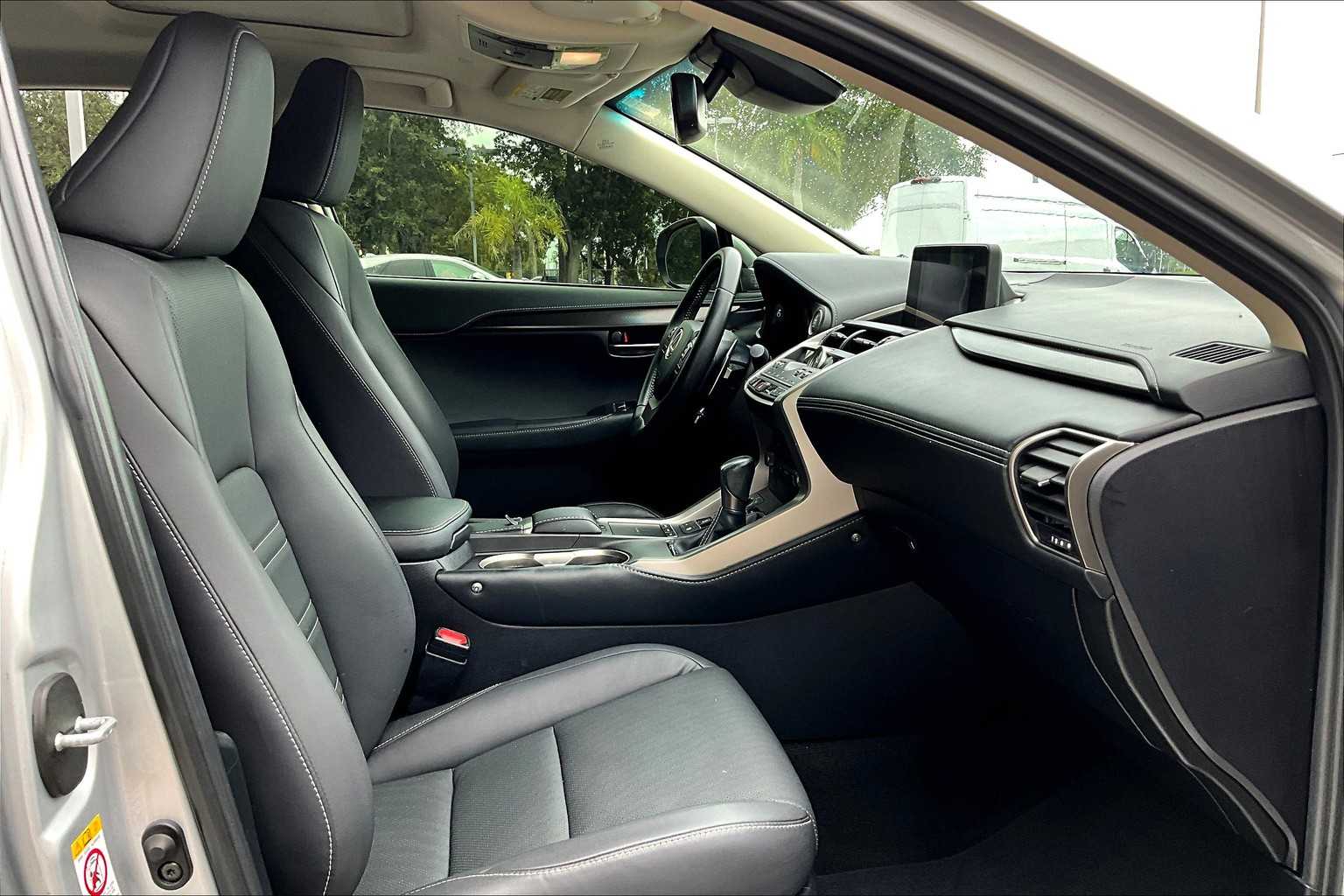 2019 Lexus NX 300 Luxury photo 8