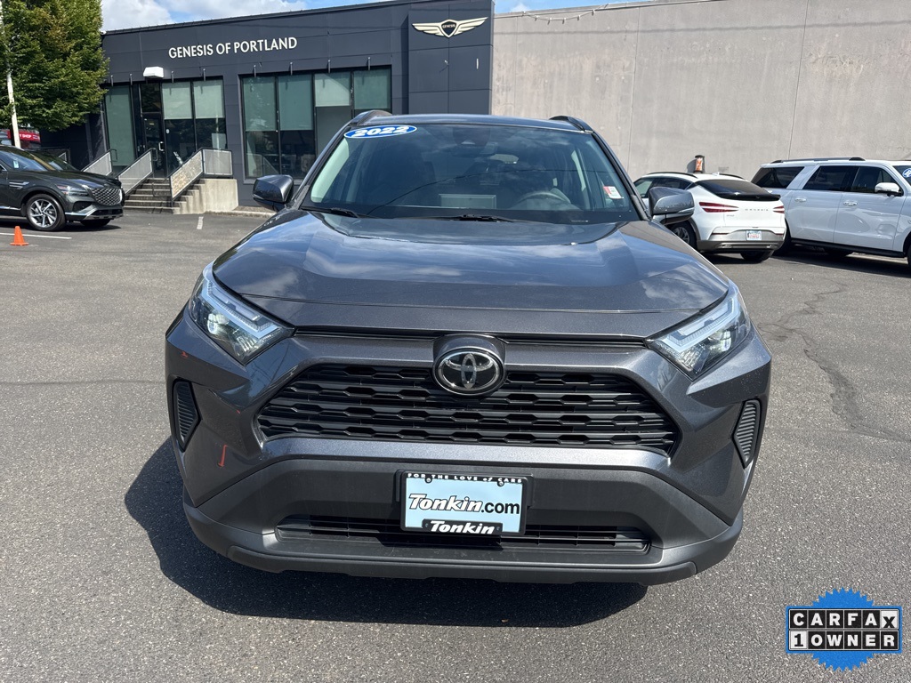 2022 Toyota RAV4 XLE photo 2