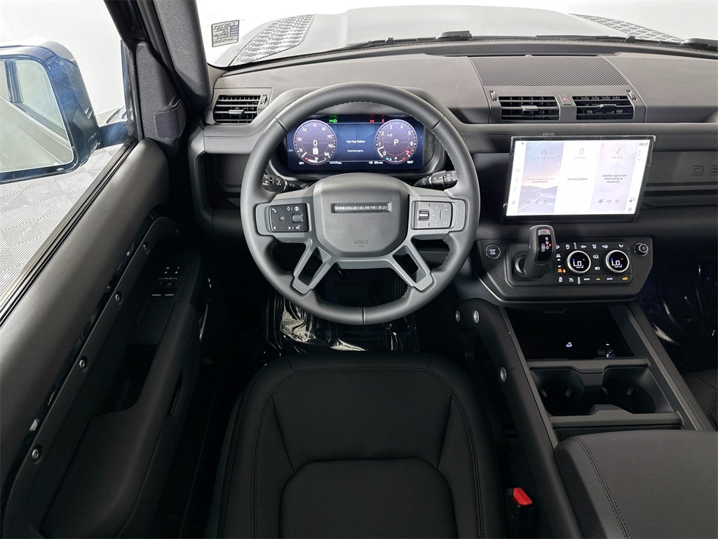 2025 Land Rover Defender 90 X-Dynamic SE photo 23