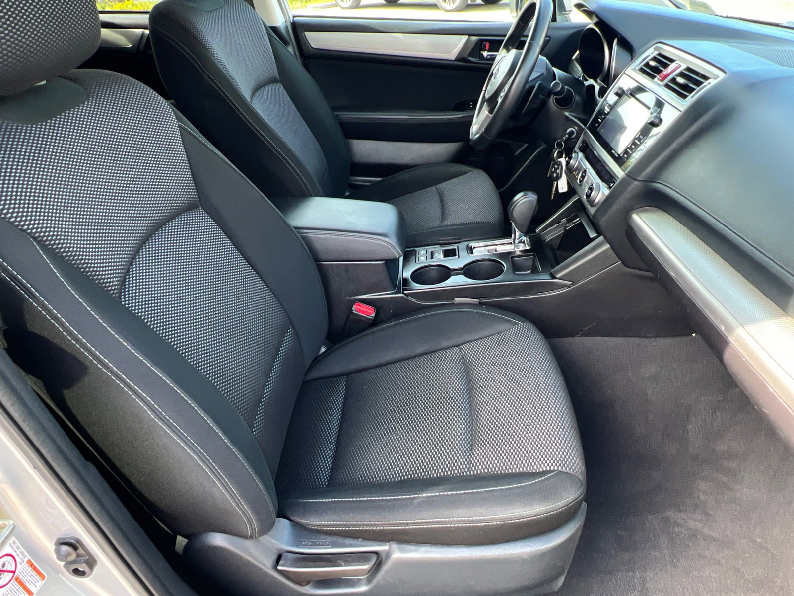 2017 Subaru Outback 2.5i Premium photo 12