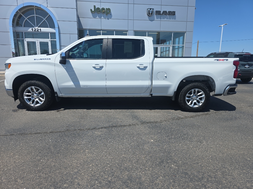 2023 Chevrolet Silverado 1500 LT photo 2