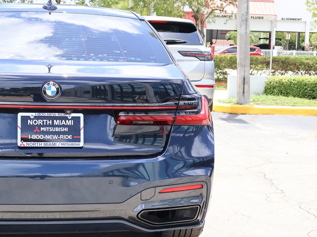 2020 Bmw 740i xDrive Sedan photo 12