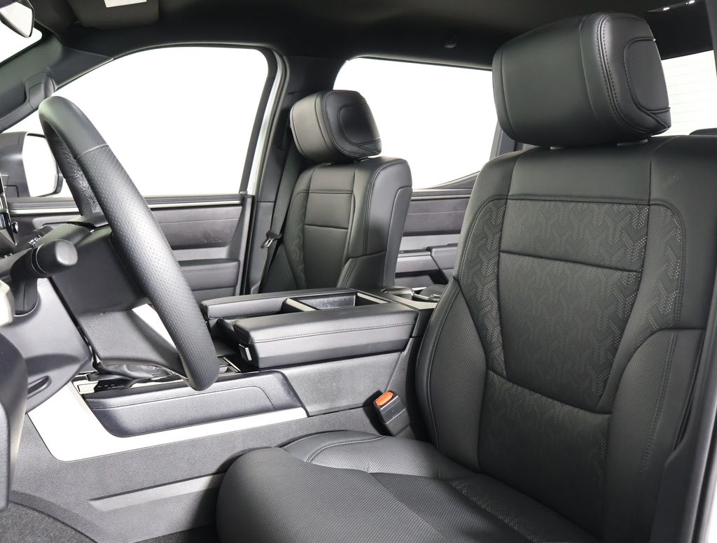 2025 Toyota Tundra SR5 photo 8