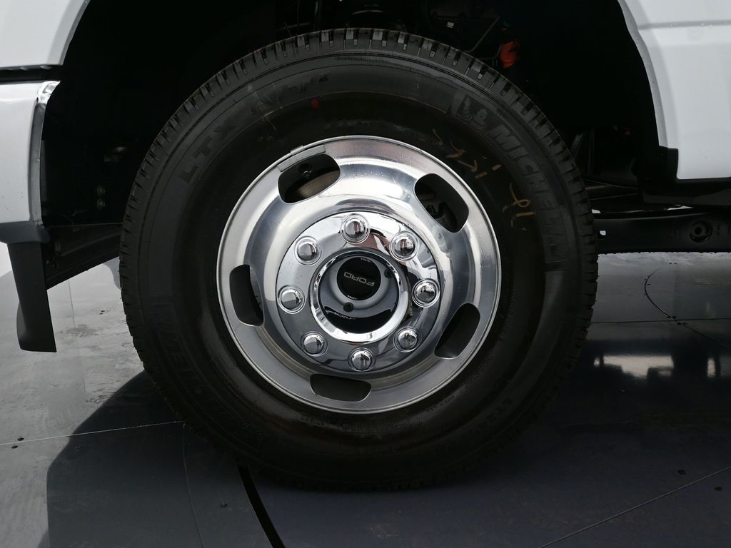 2026 Ford F-350 XLT photo 26