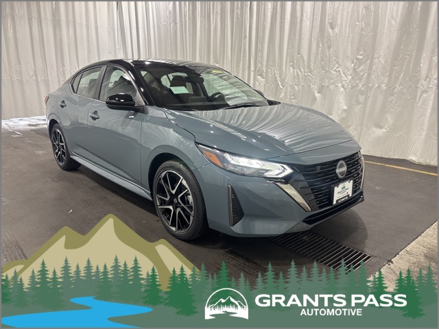 2025 Nissan Sentra SR's photo