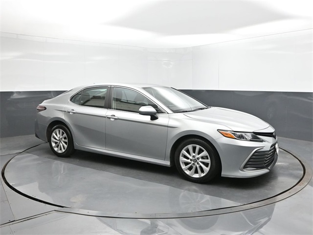 2023 Toyota Camry LE photo 9