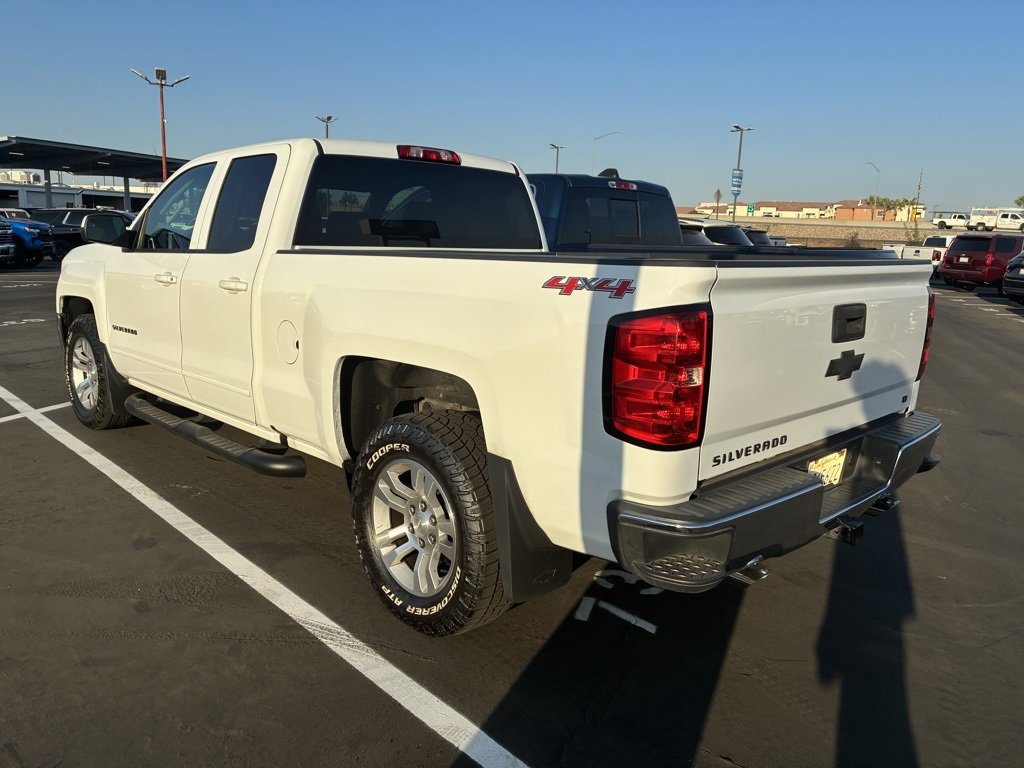 2017 Chevrolet Silverado 1500 LT photo 3