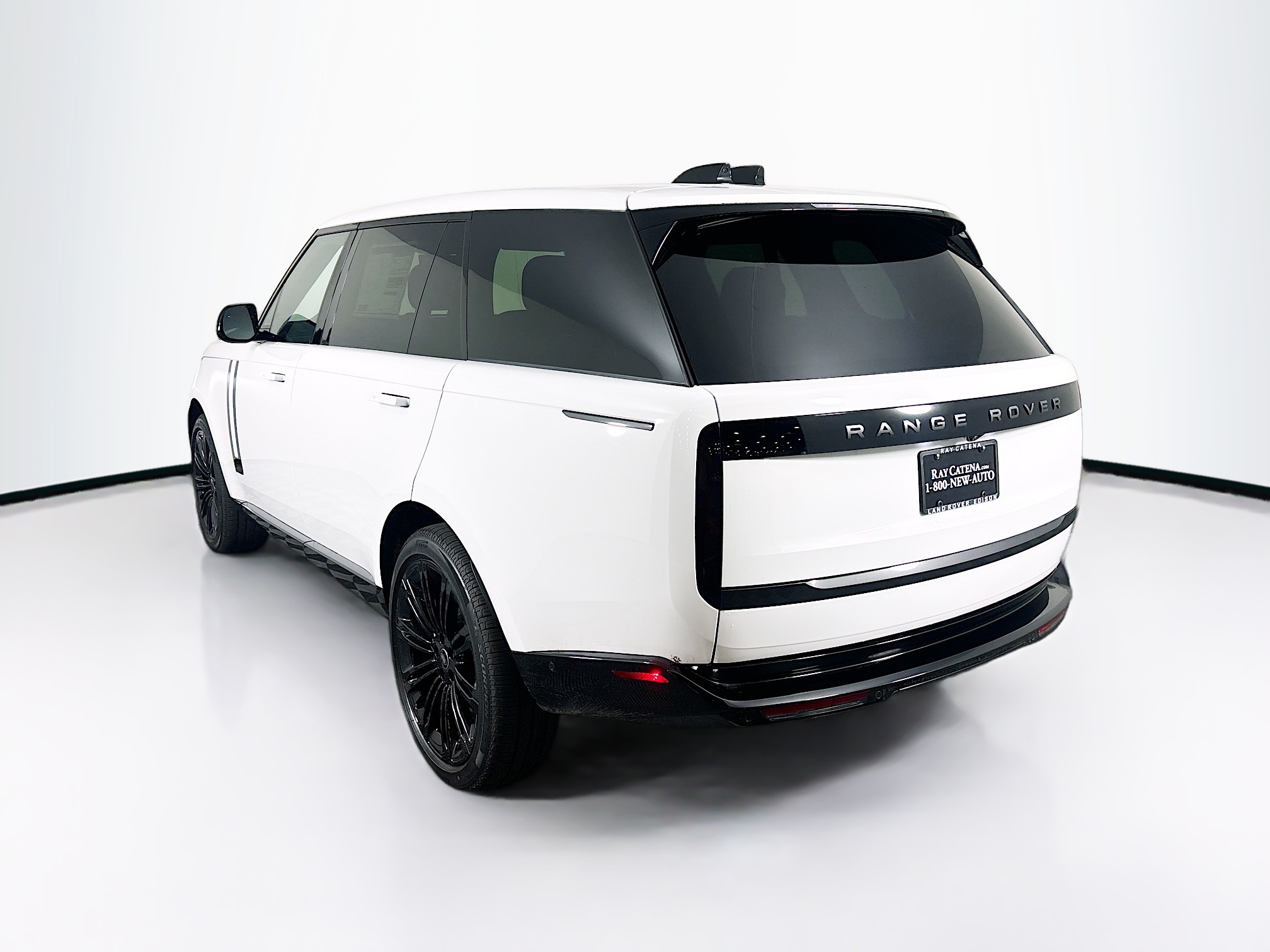 2025 Land Rover Range Rover SE photo 5