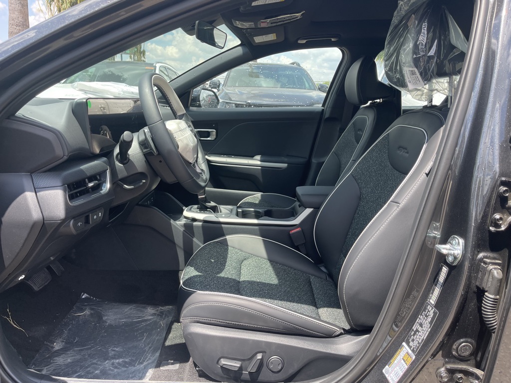 2025 Kia K4 GT-Line photo 10