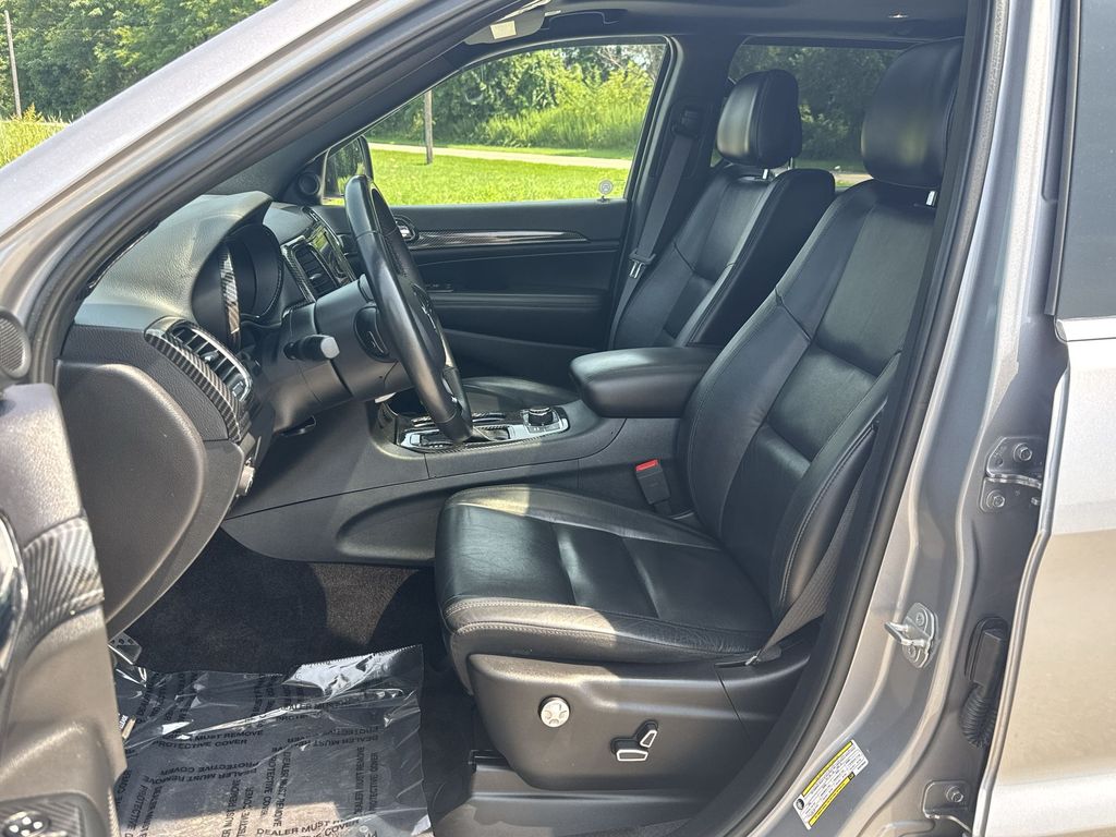 2019 Jeep Grand Cherokee Limited photo 11