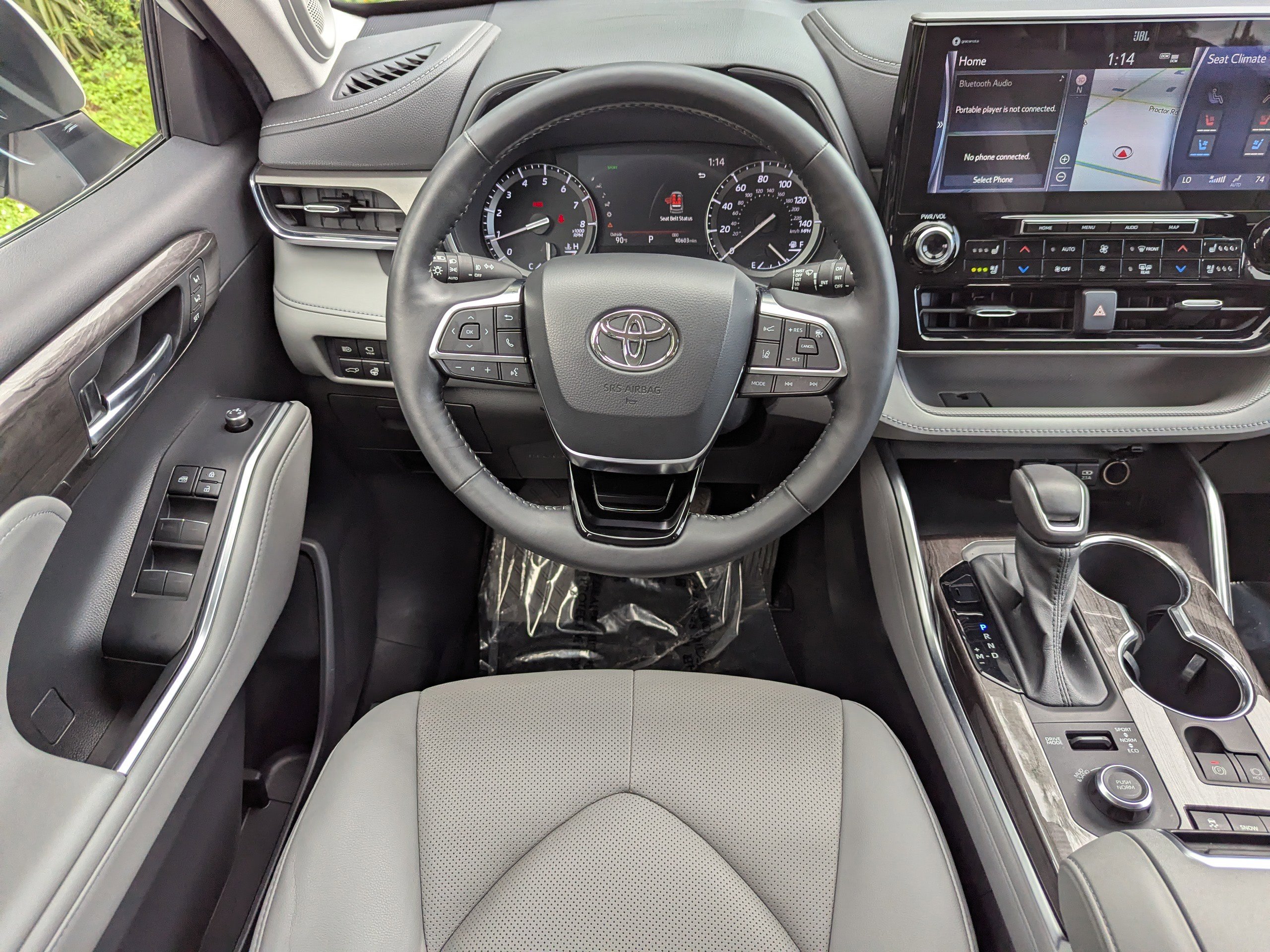 2020 Toyota Highlander Limited photo 11