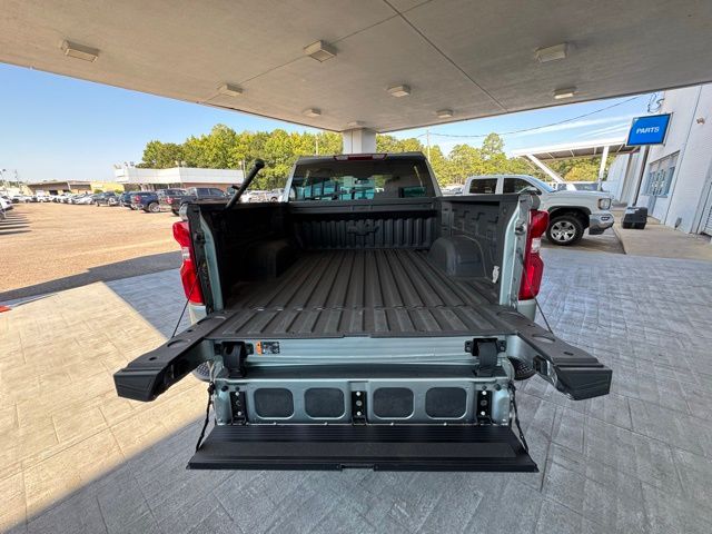 2024 Chevrolet Silverado 1500 LTZ photo 7