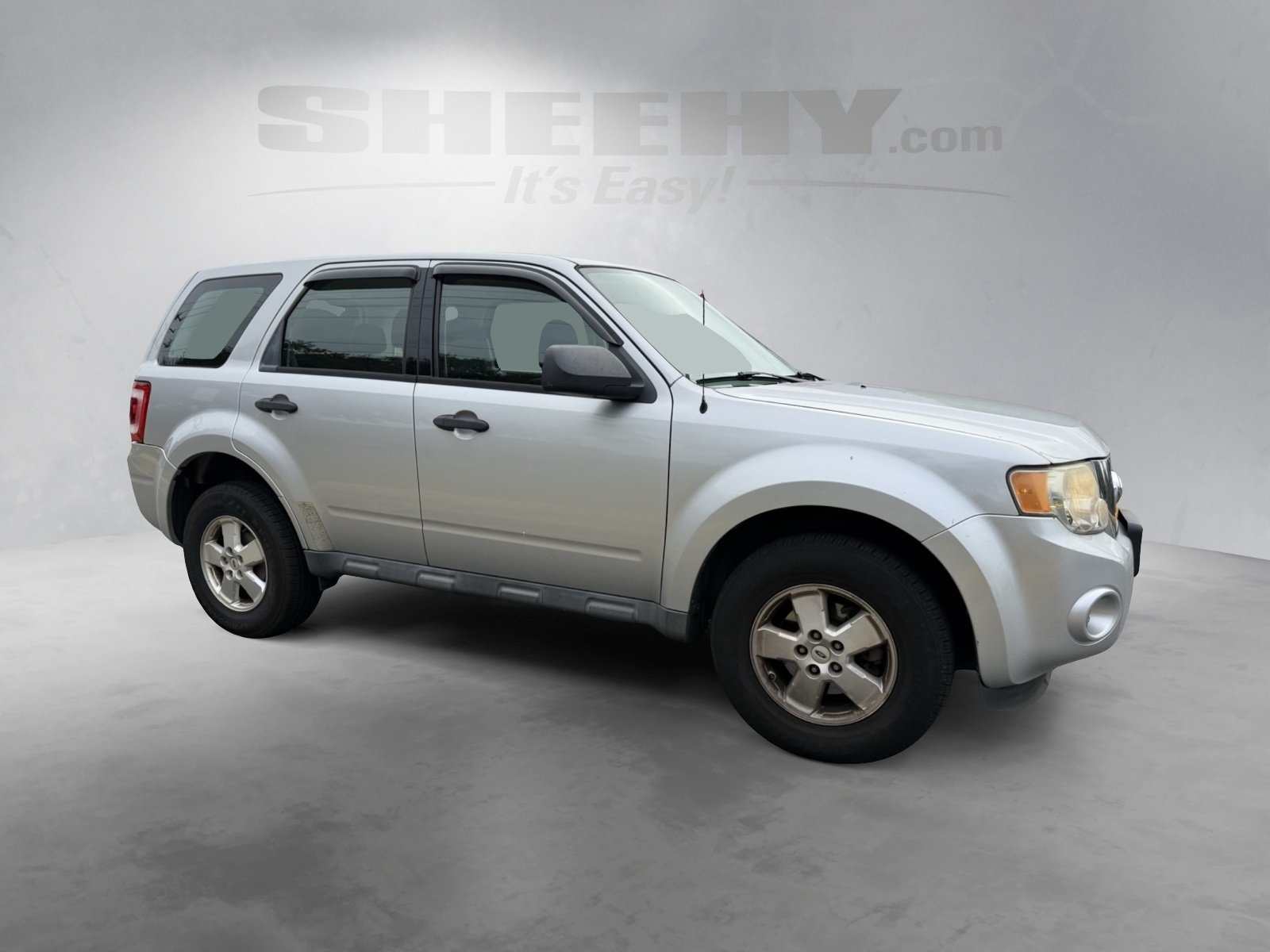 2011 Ford Escape XLS photo 2