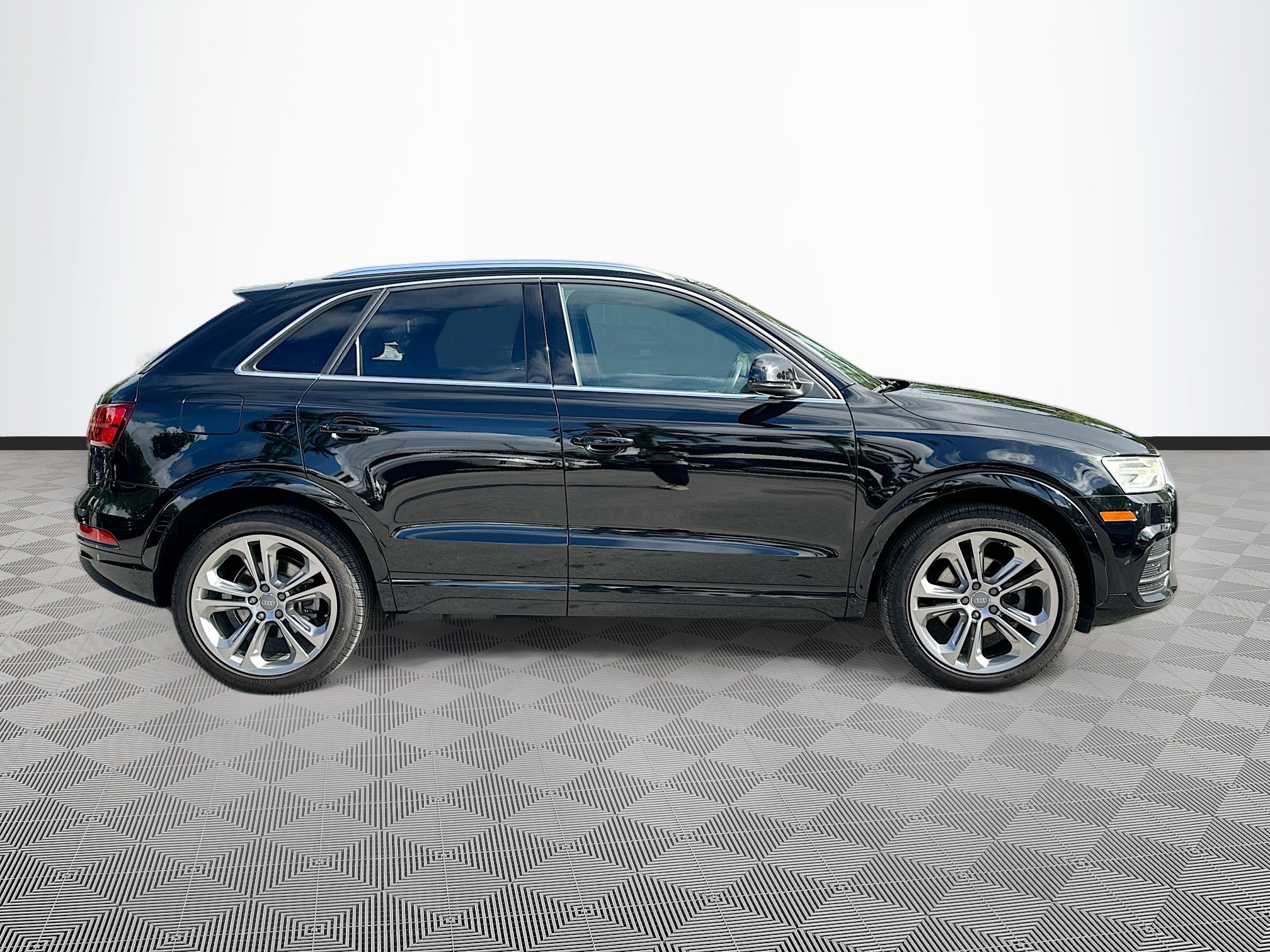 2016 Audi Q3 Premium Plus photo 8
