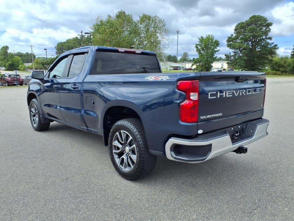 2022 Chevrolet Silverado 1500 LT photo 3