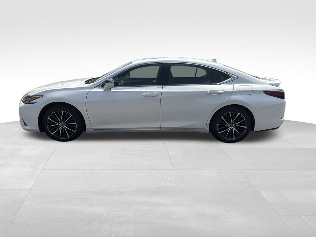 2022 Lexus ES 350 photo 2