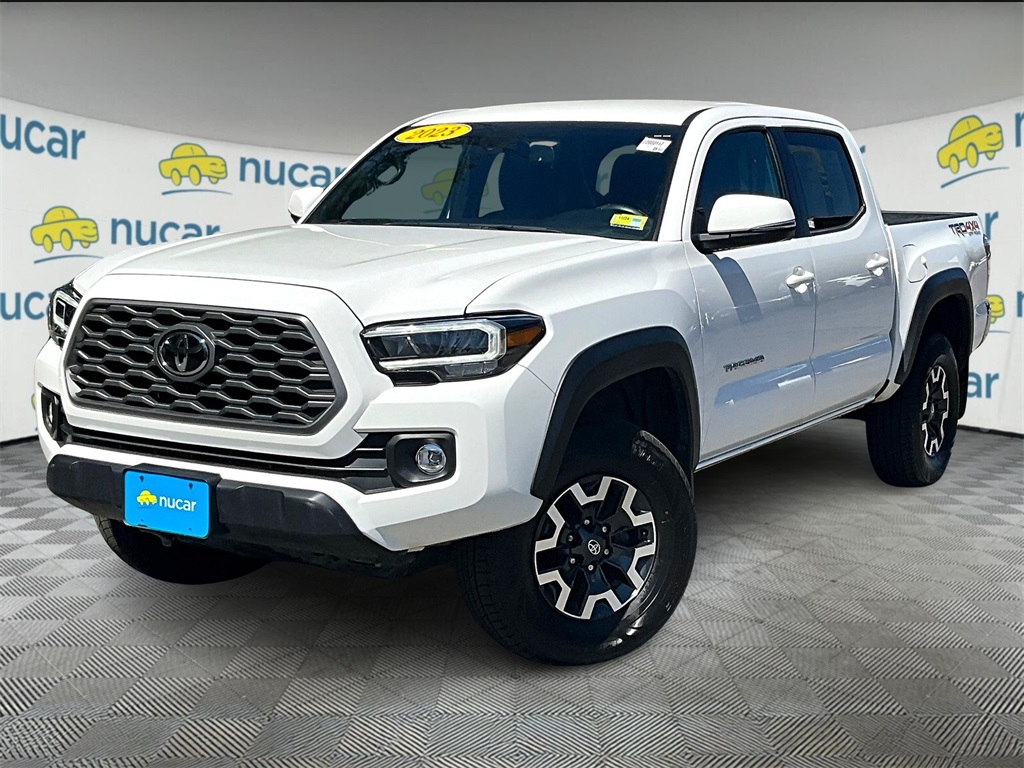 2023 Toyota Tacoma TRD Off-Road photo 3