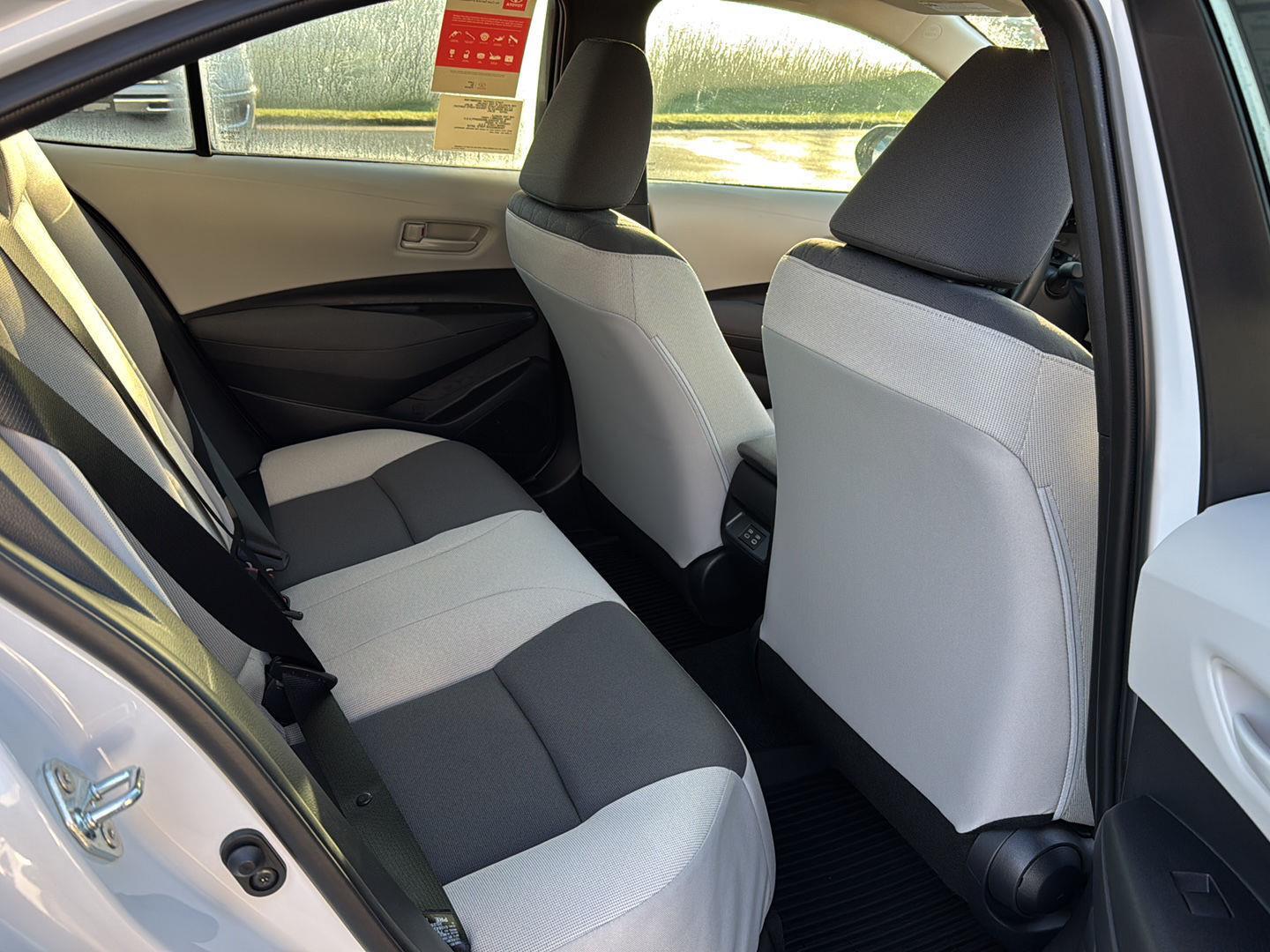 2025 Toyota Corolla LE photo 9