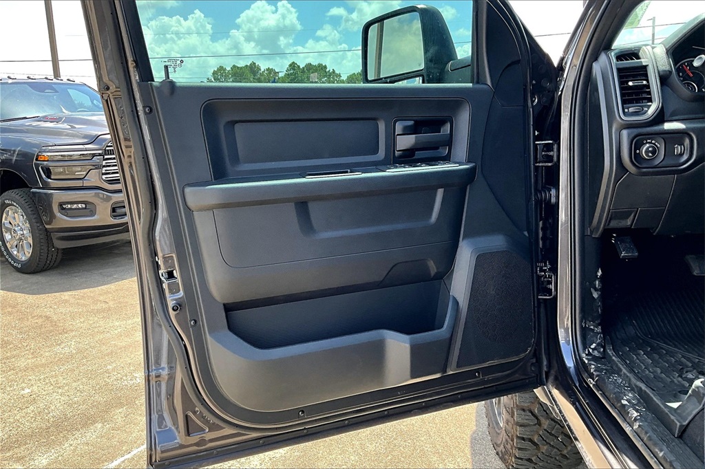 2026 Ram 2500 Tradesman photo 13