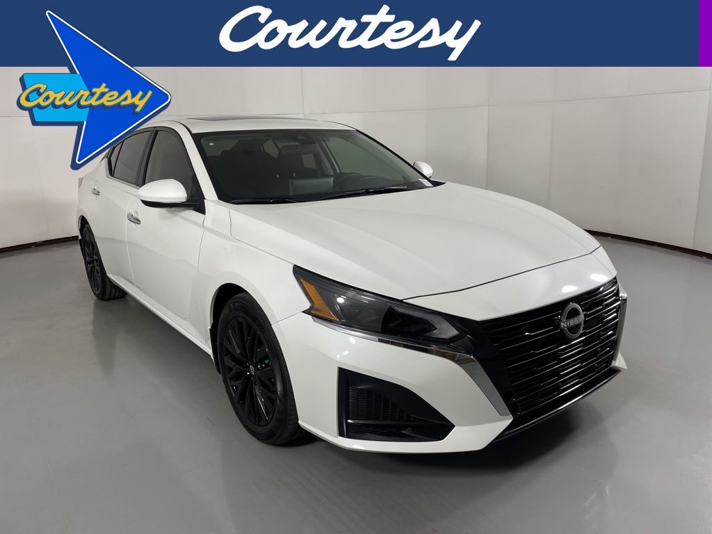 2025 Nissan Altima SV's photo