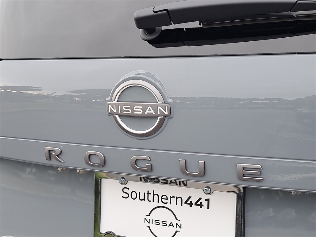 2026 Nissan Rogue SV photo 8