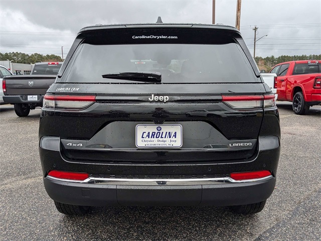 2025 Jeep Grand Cherokee Laredo photo 4