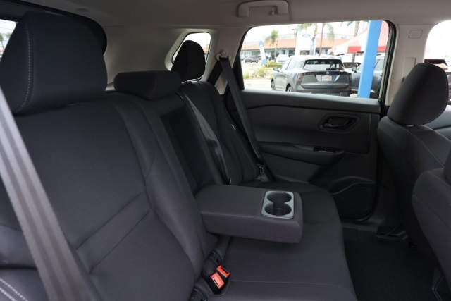 2026 Nissan Rogue S photo 18