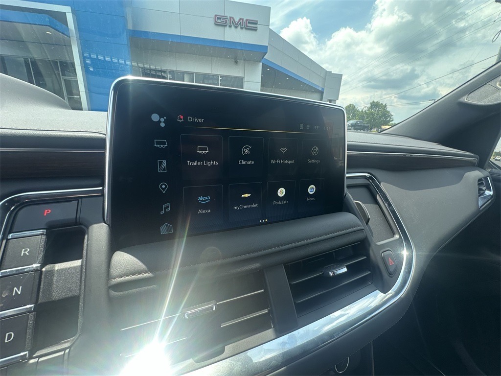 2024 Chevrolet Suburban High Country photo 15