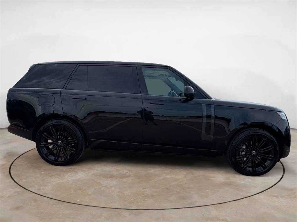 2025 Land Rover Range Rover SE photo 4