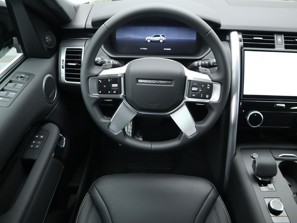 2025 Land Rover Discovery S photo 10