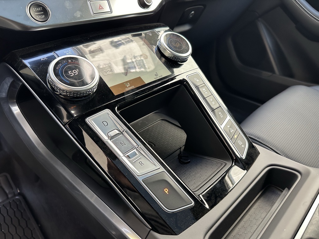 2024 Jaguar I-PACE HSE photo 15