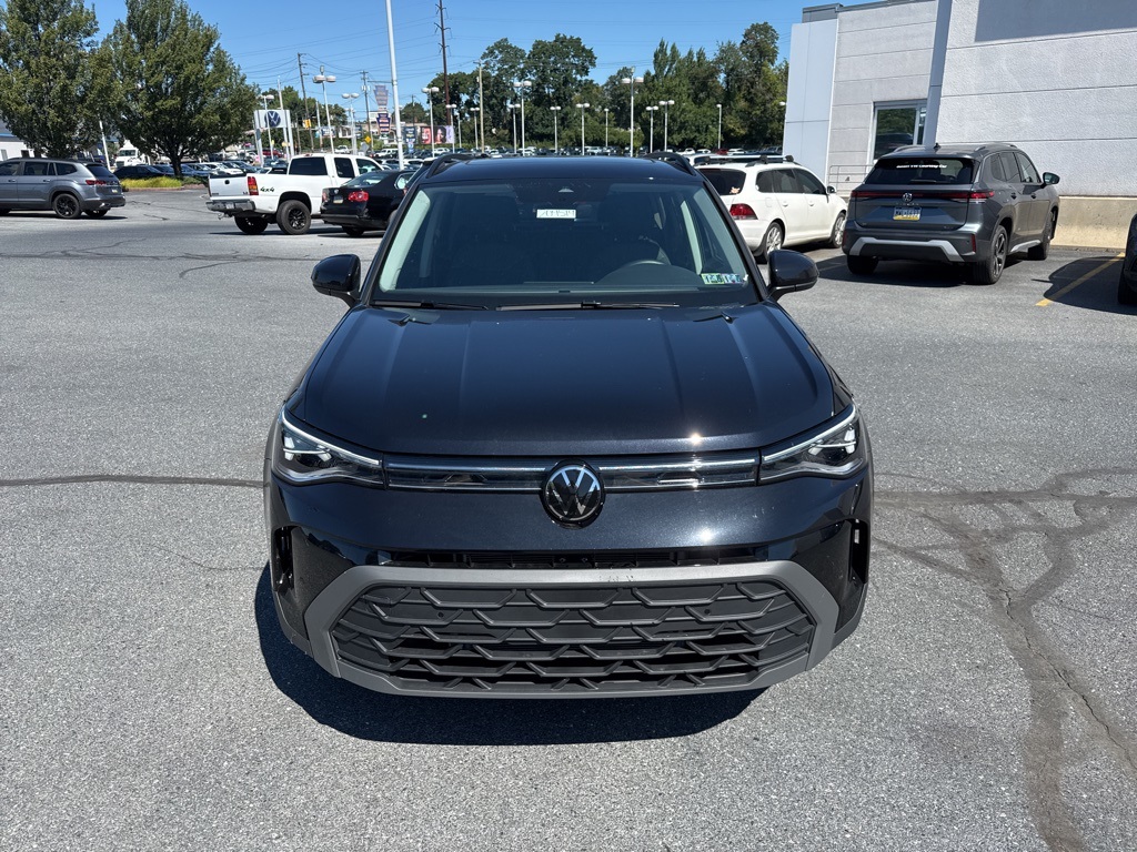 2025 Volkswagen Taos SE photo 4