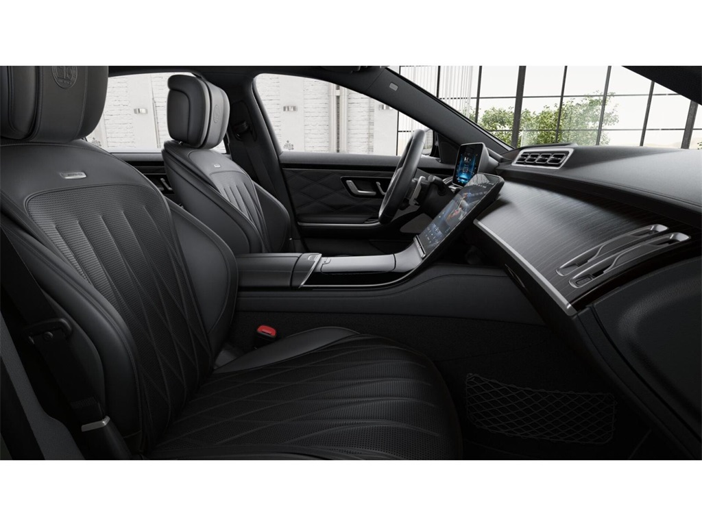 2025 Mercedes Benz S AMG 63 4MATIC photo 4