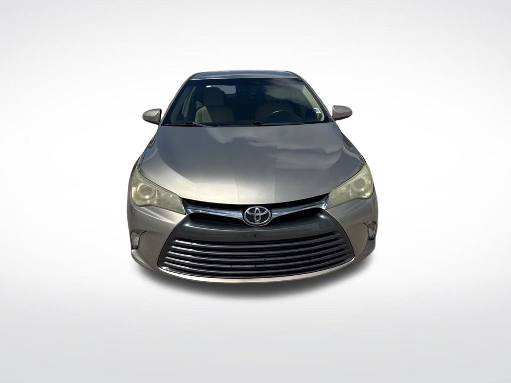 2015 Toyota Camry photo 3
