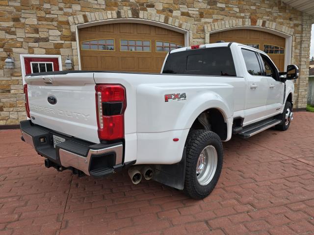 2023 Ford F-350 Lariat photo 3