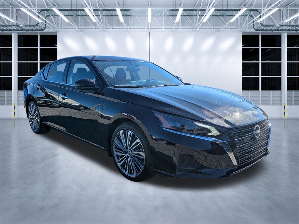 2025 Nissan Altima SL's photo