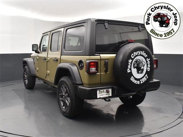 2025 Jeep Wrangler photo 4