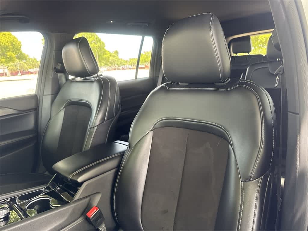 2023 Jeep Grand Cherokee Altitude photo 13