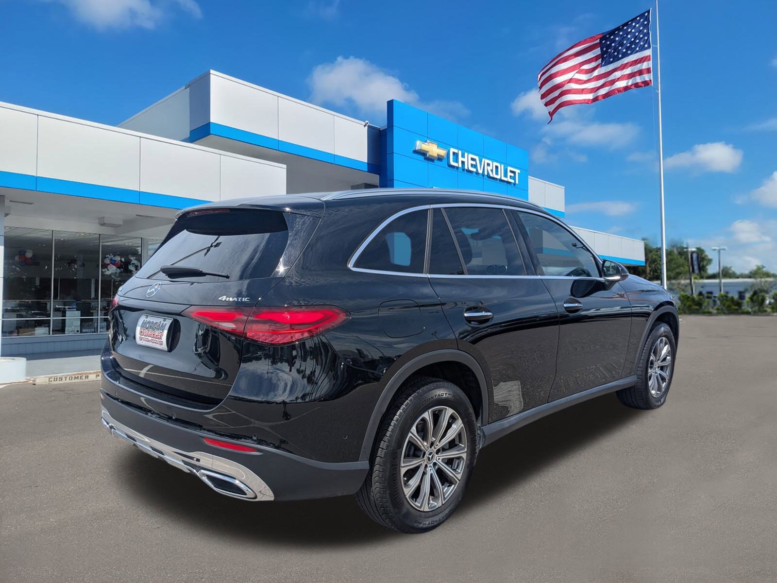 2024 Mercedes Benz GLC 300 photo 2