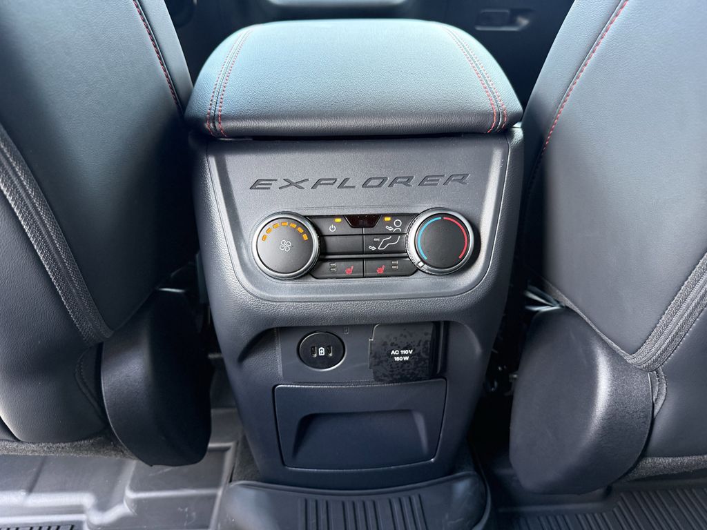 2025 Ford Explorer ST photo 4