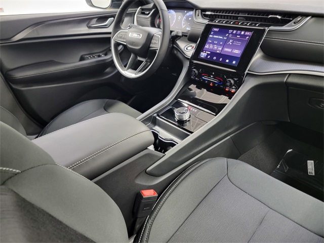 2025 Jeep Grand Cherokee Laredo X photo 29
