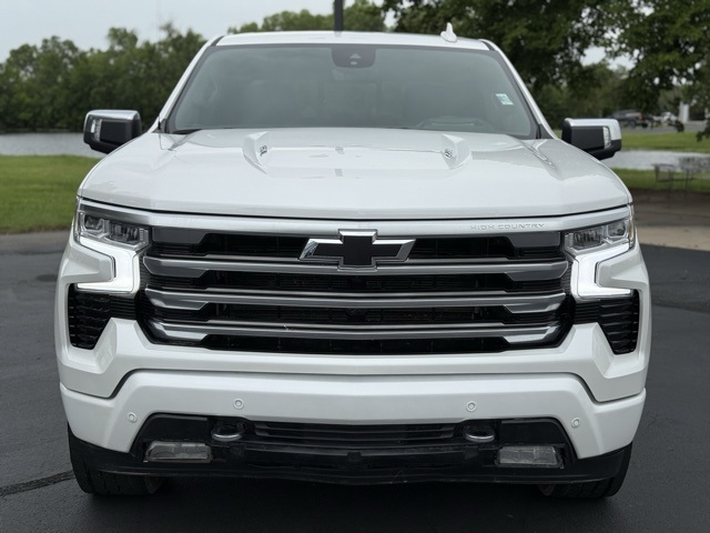 2024 Chevrolet Silverado 1500 High Country photo 2