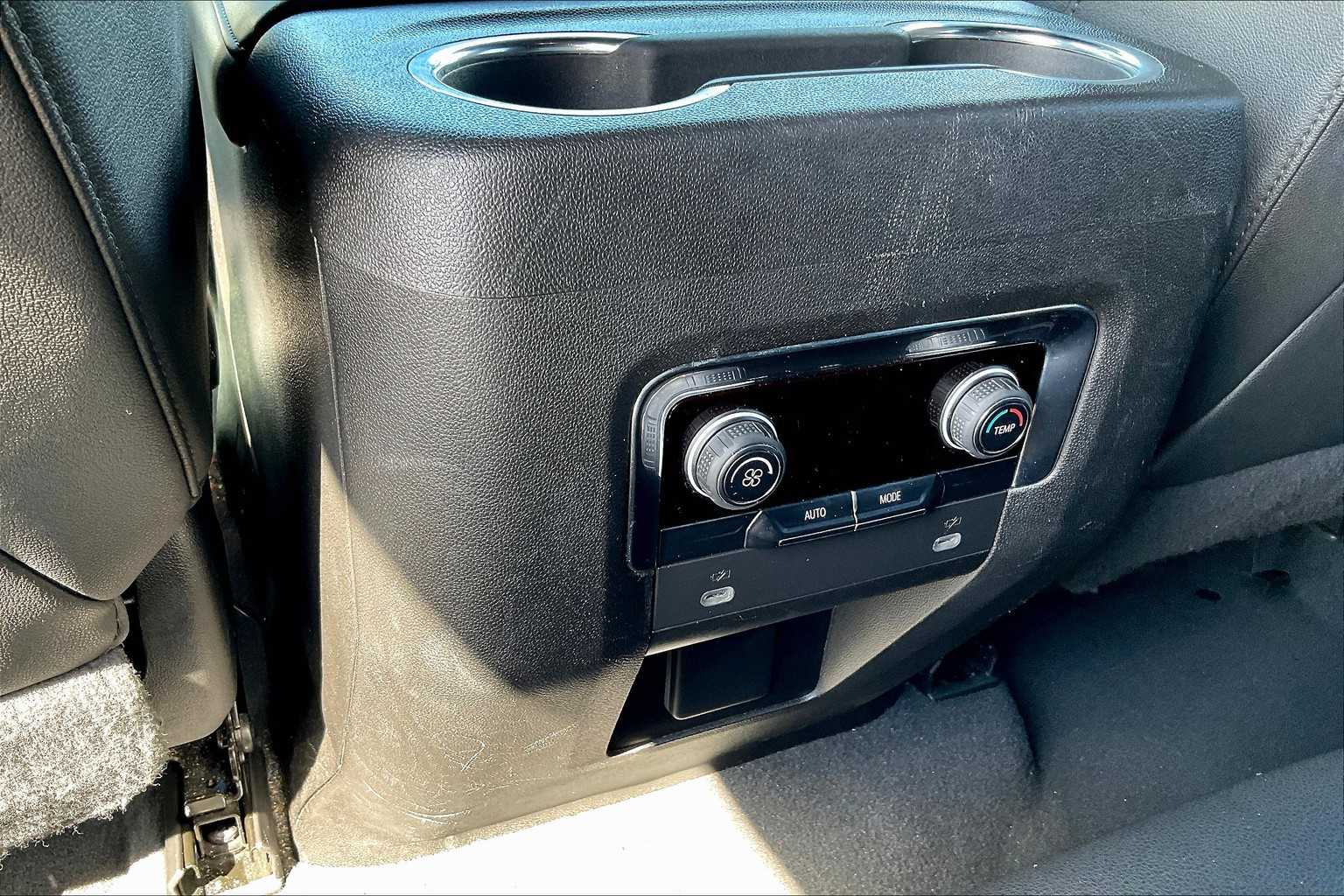2023 Chevrolet Suburban LT photo 29