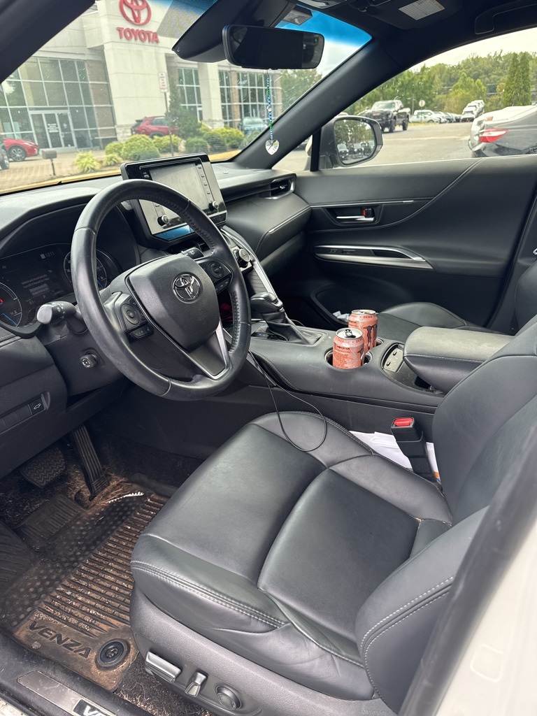 2022 Toyota Venza XLE photo 4