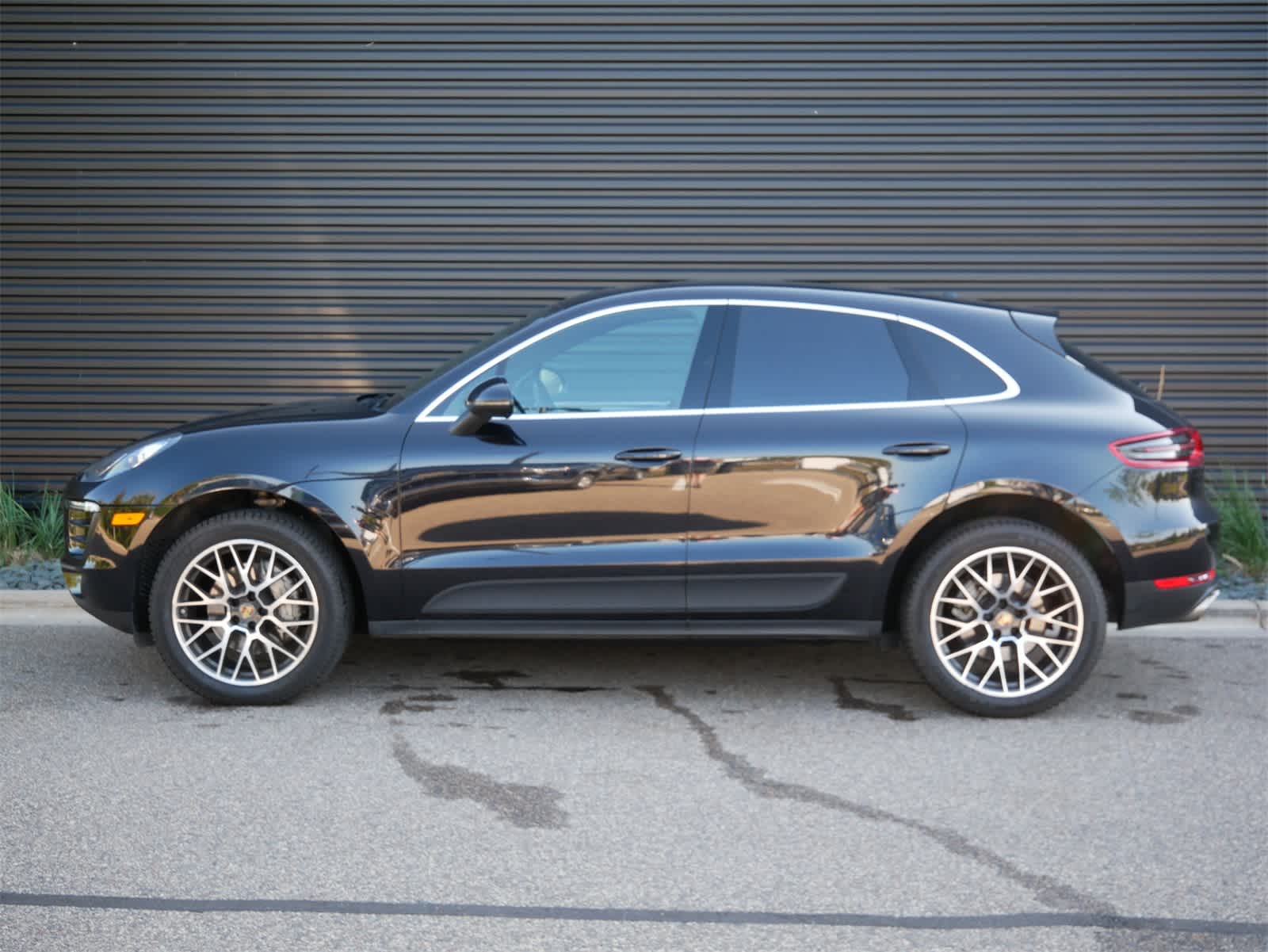 2017 Porsche Macan S photo 2