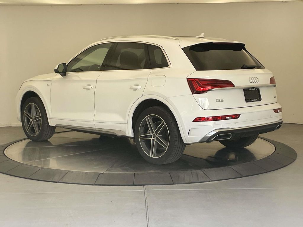 2025 Audi Q5 55 Premium Plus photo 2