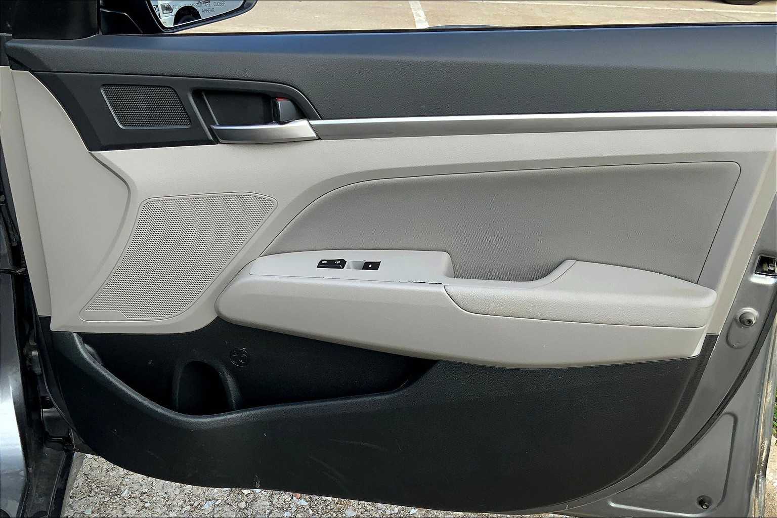 2019 Hyundai Elantra Value Edition photo 20